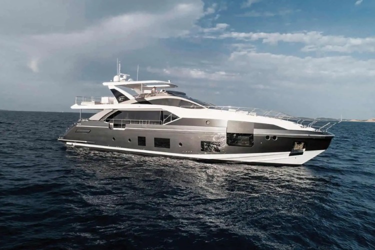 Azimut Grande Series 27M