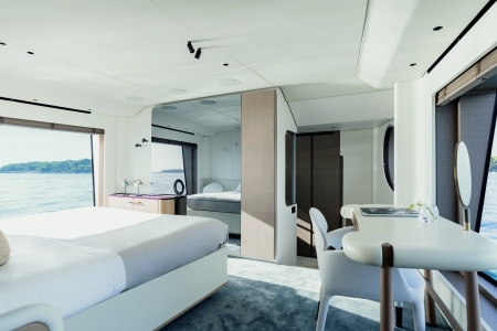 Azimut Grande 26M, for sale, owner suite