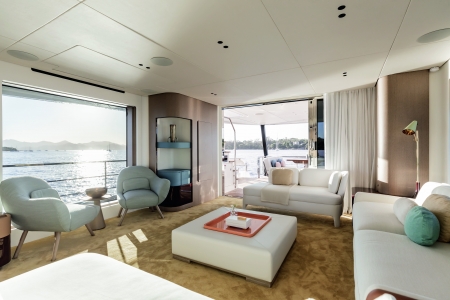 Azimut Grande 26M, for sale, salon