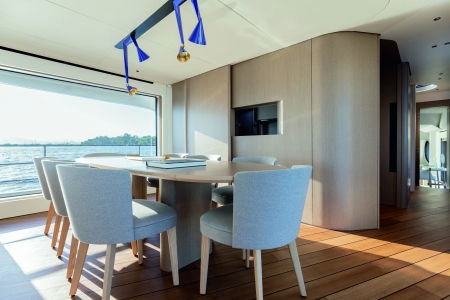 Azimut Grande 26M, for sale, salon 2
