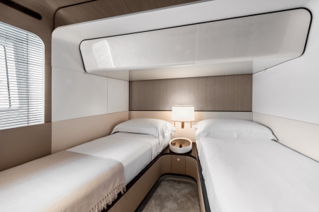 Azimut Grande 27M, for sale, guest cabin