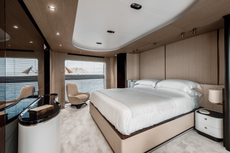 Azimut Grande 27M, for sale, owner suite