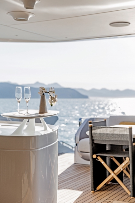 Azimut Grande 36M, for sale, cockpit