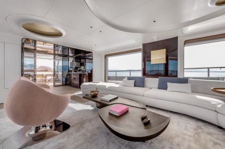 Azimut Grande Trideck, main salon
