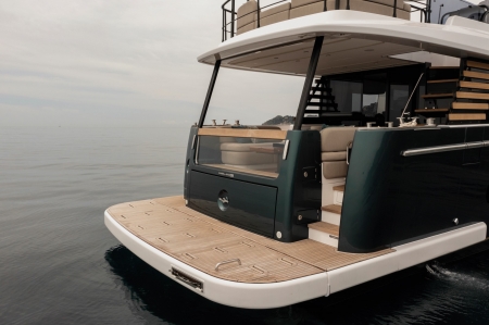 Azimut Magellano 60, for sale, deck