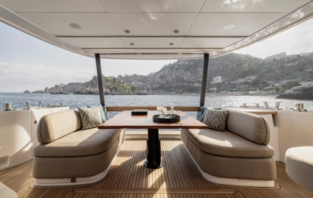 Azimut Magellano 60, for sale, exteranl 2