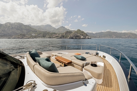 Azimut Magellano 60, for sale, external 3