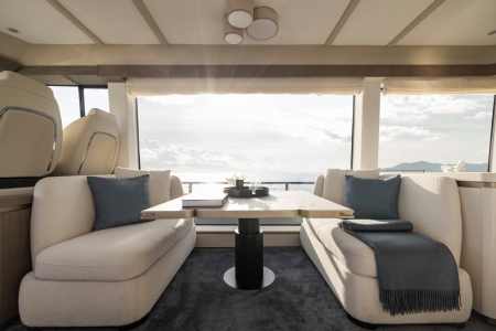 Azimut Magellano 60, for sale, salon