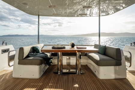Azimut Magellano 66, for sale, cockpit