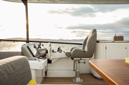 Azimut Magellano 66, for sale, fly 2