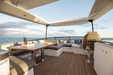Azimut Magellano 66, for sale, fly