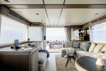 Azimut Magellano 66, for sale, salon