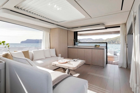 MXG Yachts, Azimut Seadeck 6, For sale, salon