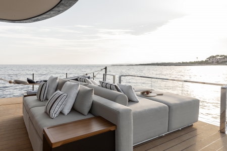 MXG Yachts, Azimut Seadeck 7, For sale, terrace