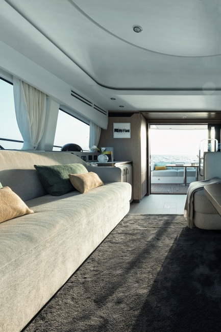 MXG Yachts, Azimut Fly 53, Yachts for sale, interior 4