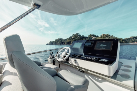 MXG Yachts, Azimut Fly 60, For sale, exterior 5