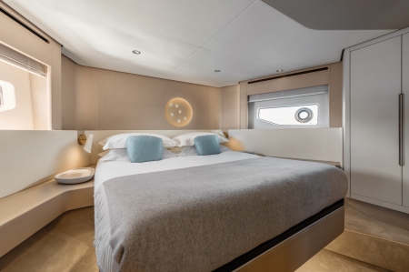 MXG Yachts, Azimut Fly 68, For sale, cabin