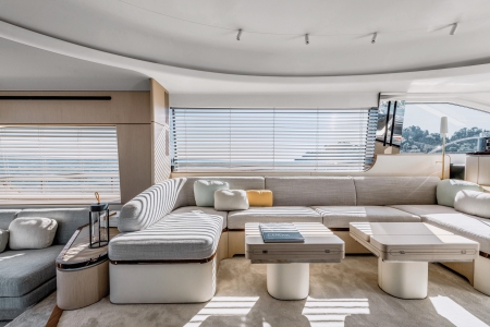 MXG Yachts, Azimut,  Fly 68, For sale, exterior 2