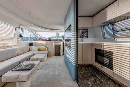 MXG Yachts, Azimut Fly 68, For sale, salon