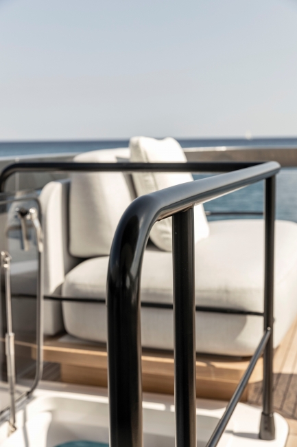 MXG Yachts, Azimut Fly 72, For sale, design features