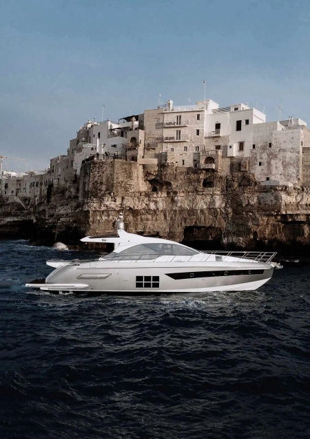 MXG Yachts, Azimut S6, for sale, exterior 2