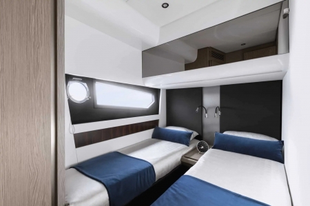 MXG Yachts, Azimut S6, for sale, interior 1