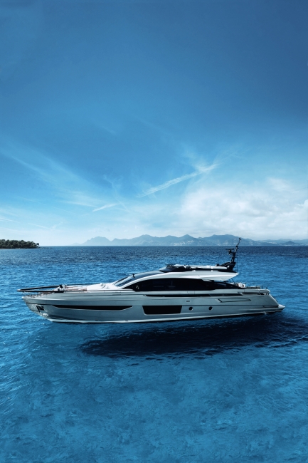 MXG Yachts, Azimut S10, For sale, exterior