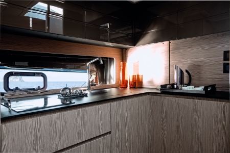 MXG Yachts, Azimut, Atlantis 45, For sale, interior 2