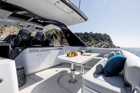 MXG Yachts, Azimut, Verve 42, For sale, exterior 2