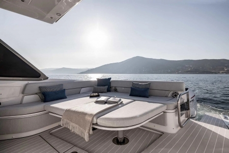 MXG Yachts, Azimut, Verve 42, For sale, sun deck