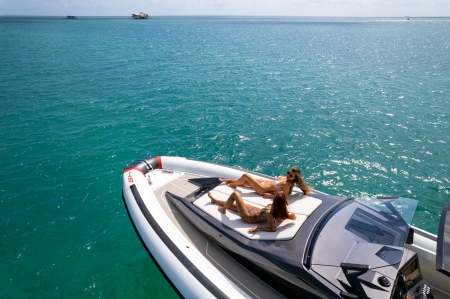 MXG Yachts, Anvera Speedster, For sale, exterior 4