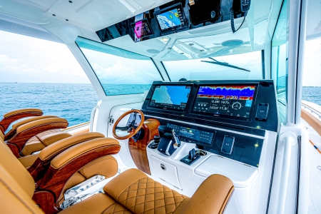 MXG Yachts, HCB, Sueños GIX, For sale, interior