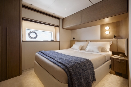 Azimut Fly 82, for sale