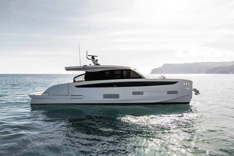 Azimut Seadeck Series 6
