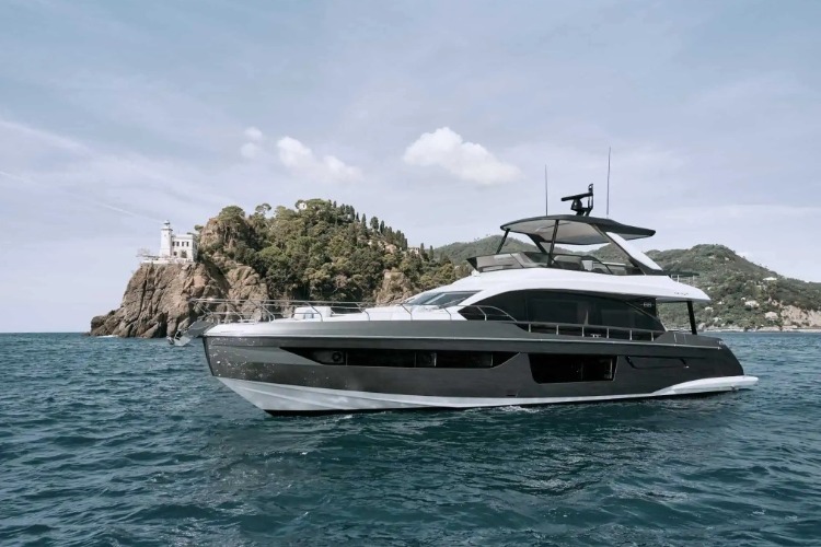 Azimut Fly Series 68