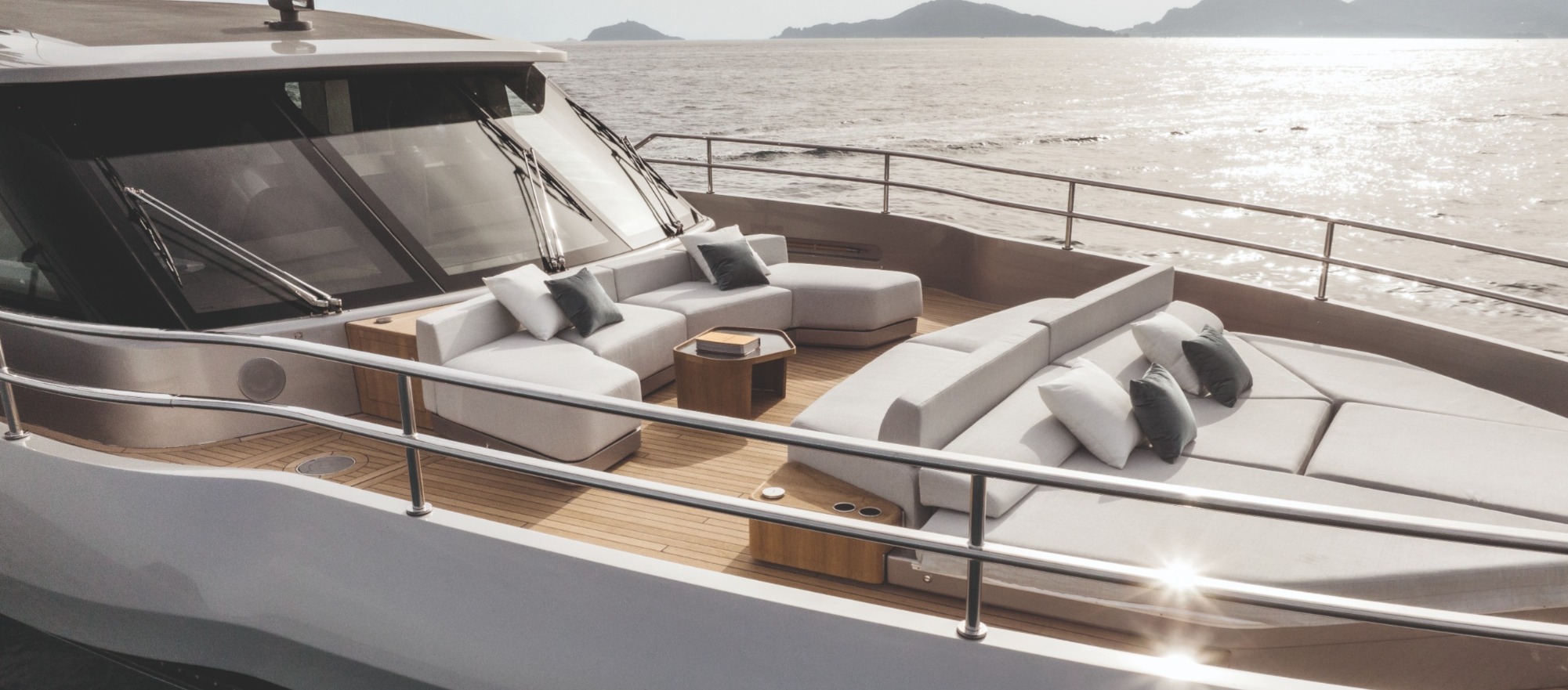 Azimut Magellano 30M, brochure