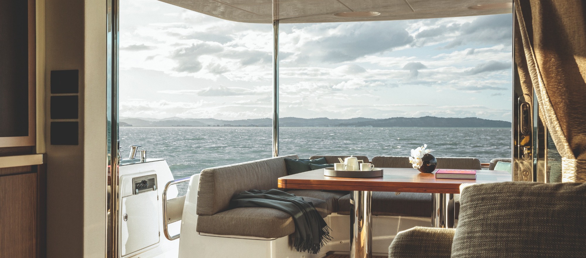 Azimut Magellano 66, brochure